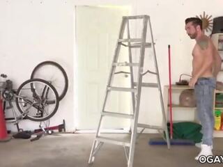 Gay xxx clip in the garage